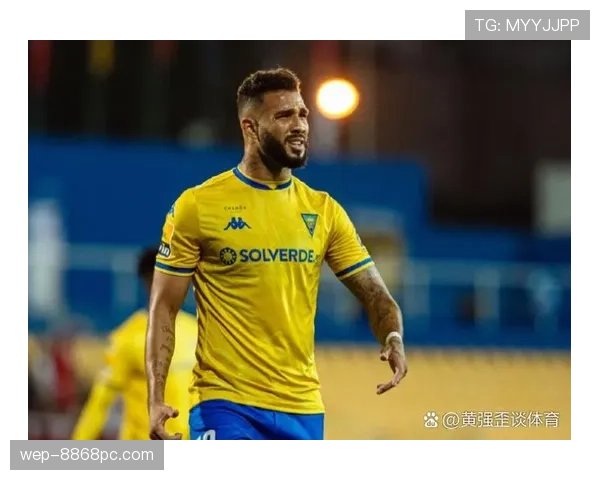 米卡尔·布里奇斯无球跑动拉开空间，助力球队提升三分命中率