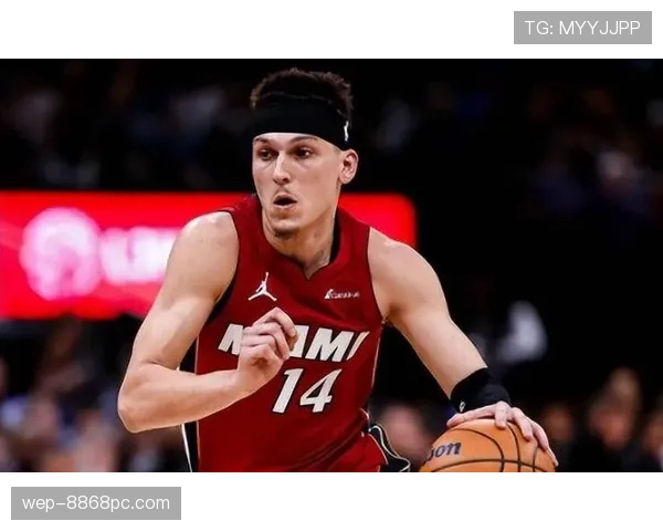 希罗无球跑动效率提升，拉开空间能力改变热火进攻结构