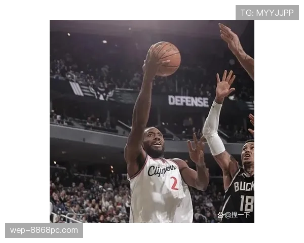 巴郎·戴维斯突破得分提升球队关键时刻效率明显